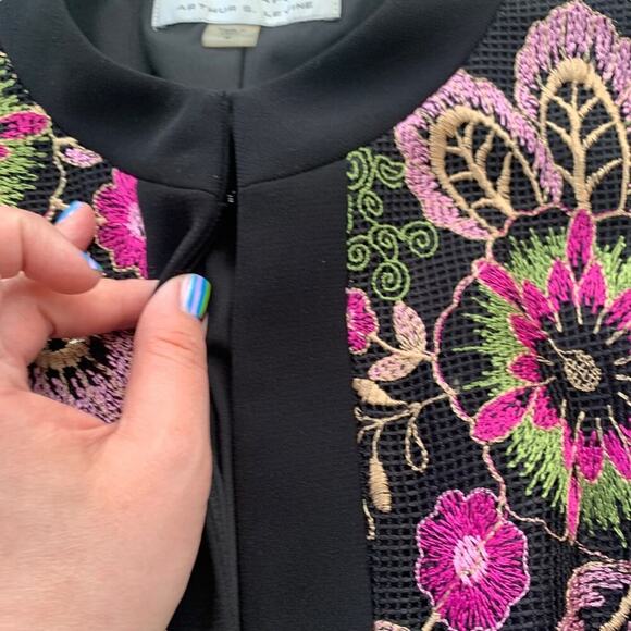 TAHARI ASL Floral Embroidered Collarless Jacket Black Classic Unique Size 4 Work - Picture 12 of 16